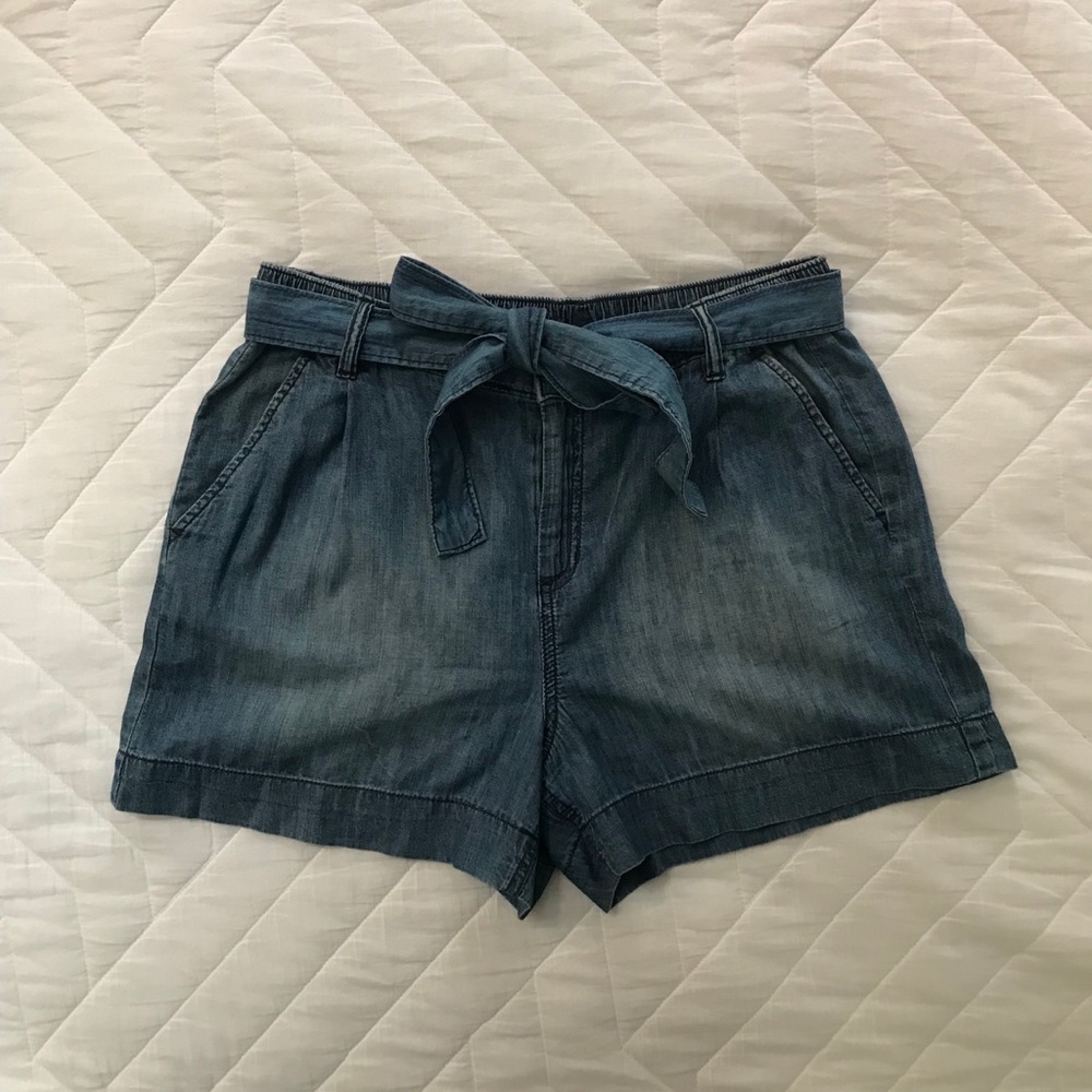 Bundle 2 for $15. Joe Fresh denim shorts